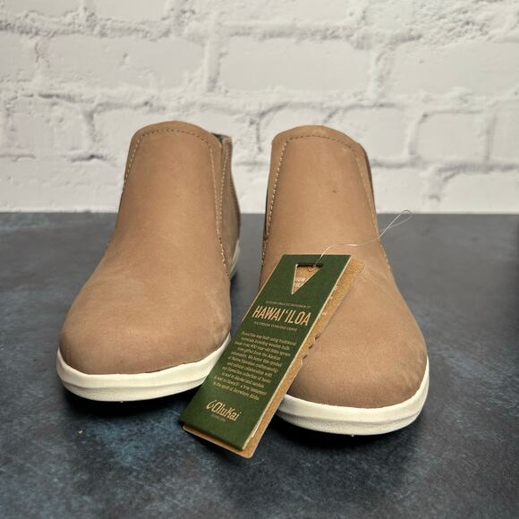 OluKai Women's 5 Hawai'iloa Manu Hope Ankle Booties Leather Taupe Grey/Off White - Picture 3 of 12